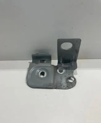 Audi Q7 4M Fender mounting bracket 4M0821167A