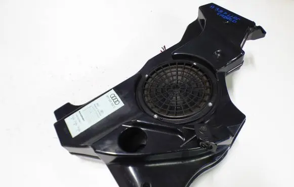 Audi A3 S3 8P Subwoofer speaker 8P7035382C 7606500262