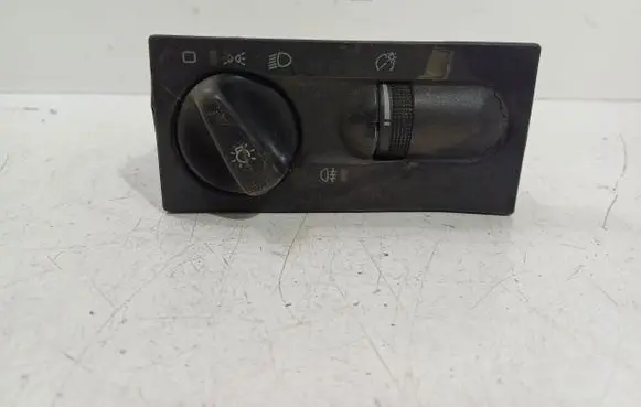 Volkswagen Golf III Light switch 1H6941531