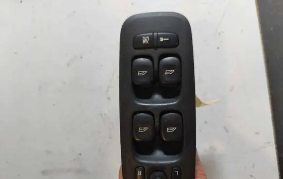 Volvo V70 Electric window control switch 30773895