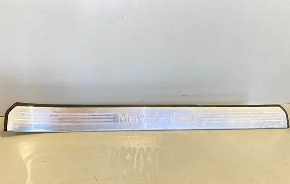 Mercedes-Benz S W221 Front sill trim cover A2216800235