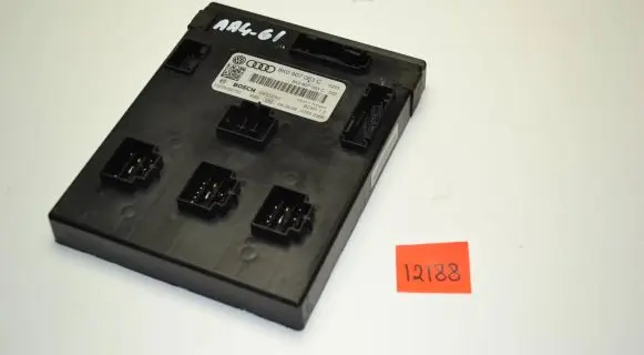 Audi A4 S4 B8 8K Comfort/convenience module 8K0907063C 04022001 F005V00750