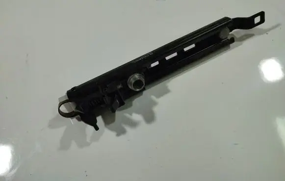 Opel Zafira A Seat belt adjustment rail GM090560650