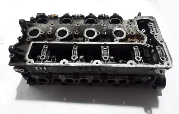Volvo V50 Engine head 8252347
