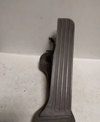 Volkswagen PASSAT B6 Accelerator throttle pedal 1K1723503L 6PV00860001