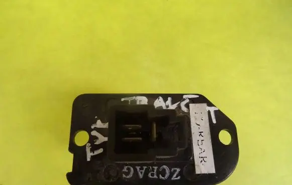 Hyundai Trajet Heater blower motor/fan resistor