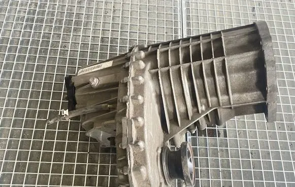 Gearbox transfer box case