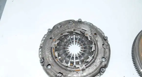 BMW 2 F46 Clutch set kit 8698750 21208698750 8676277