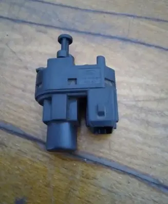 Ford Focus Brake pedal sensor switch 93BB13480BC