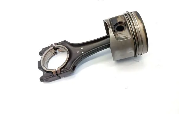 BMW 3 E30 Piston with connecting rod