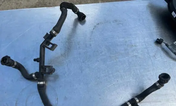 BMW 6 F12 F13 Engine coolant pipe/hose 7619726