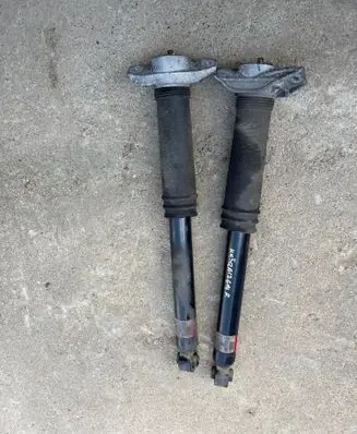 Nissan Qashqai Rear shock absorber/damper 562106UA1B