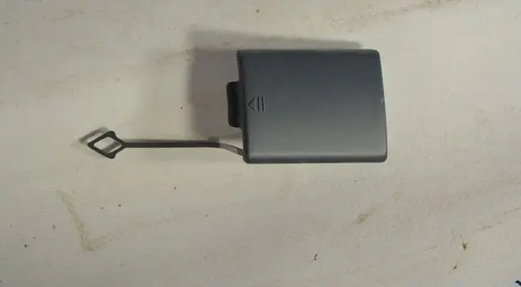 Mercedes-Benz E W211 Front tow hook cap/cover A2118850026