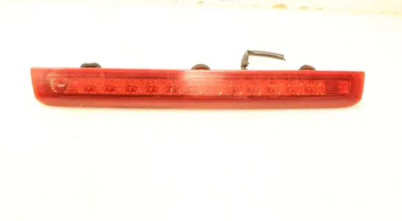 Hyundai i30 Third/center stoplight E131233