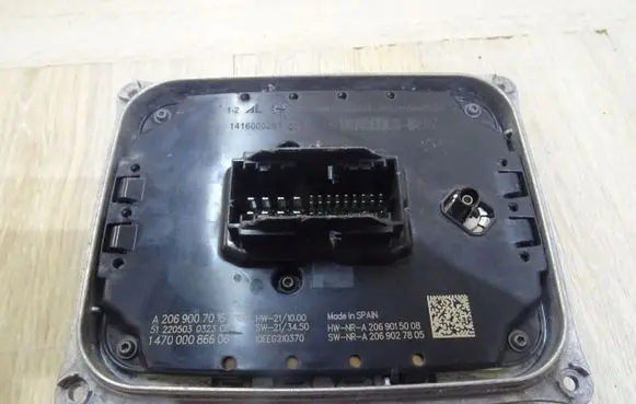 Mercedes-Benz C W205 Voltage converter/converter module A2069007016