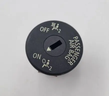 Passenger airbag on/off switch