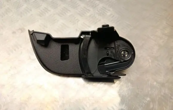 Volvo XC40 Seat belt trim 31469204