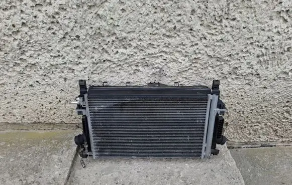 Opel Astra J Coolant radiator 