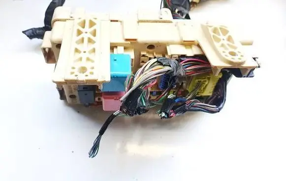 Toyota Avensis T250 Fuse box set 8264105040a 82641-05040-a