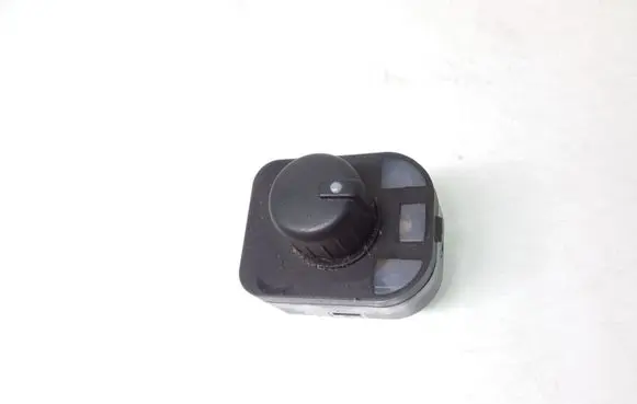 Audi A4 S4 B7 8E 8H Wing mirror switch 8E0959565