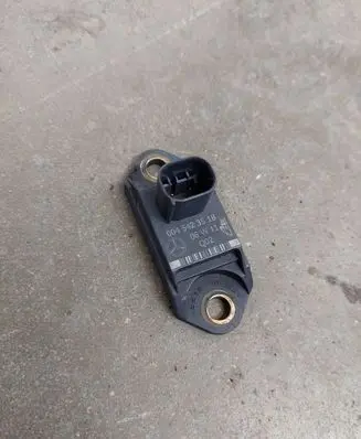 Mercedes-Benz ML W164 Acceleration sensor 0045423518 06W11