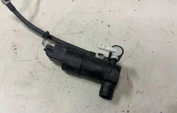 Ford Focus Windscreen/windshield washer pump BV6117K624BA 1855C