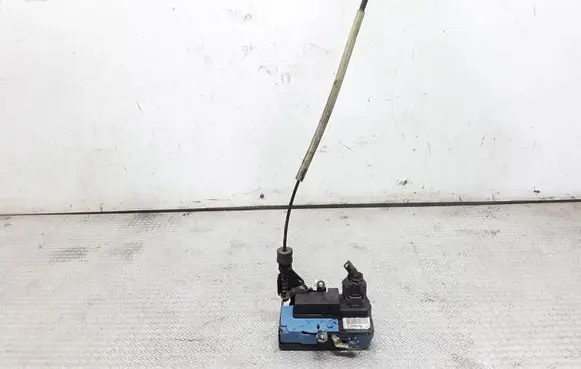 Volvo S60 Front door lock 30634614