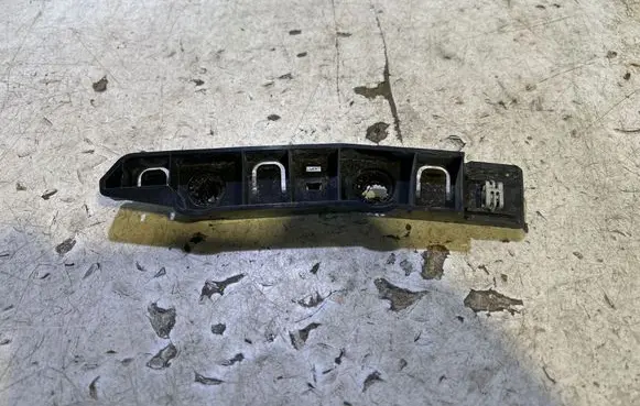 Ram 1500 Front bumper mounting bracket 68319195AA