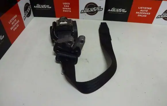 Volvo C70 Front seatbelt 6841706