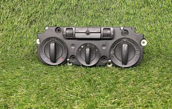 Volkswagen PASSAT B6 Climate control unit 1K0820047GG 5HB00935225