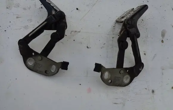 KIA Venga Tailgate/trunk/boot hinge