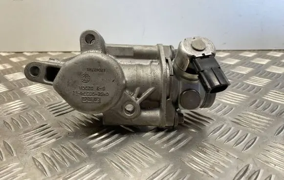 Ford Focus Fuel injection high pressure pump CM5E9D376DA CM5E9B374EE
