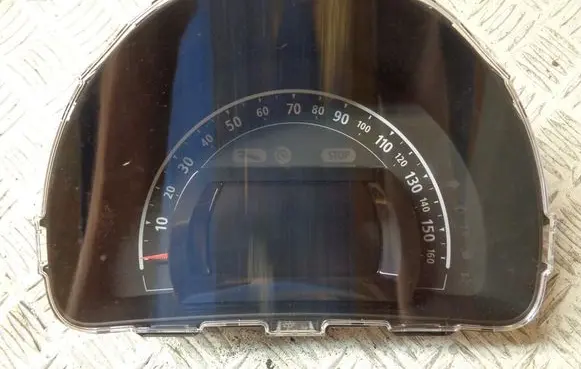 Speedometer (instrument cluster)