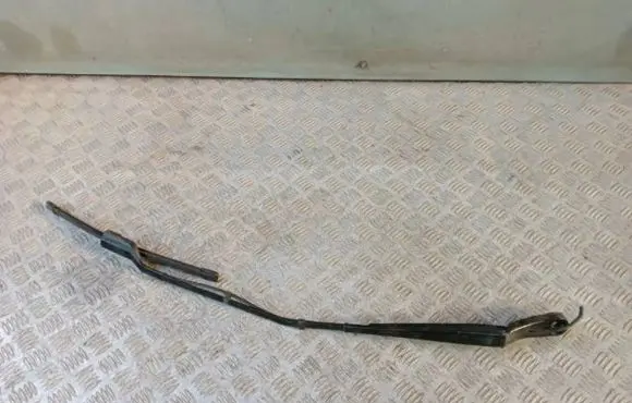 Peugeot 5008 II Front wiper blade arm 9810664980