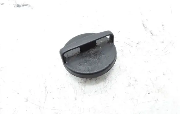 Volkswagen Golf IV Oil filler cap 049103485J