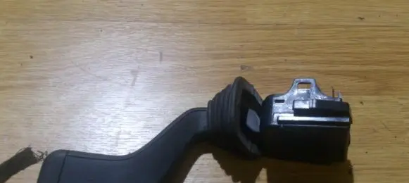 Opel Tigra A Wiper control stalk 90213327