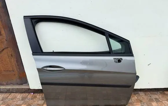 Vauxhall Astra K Front door
