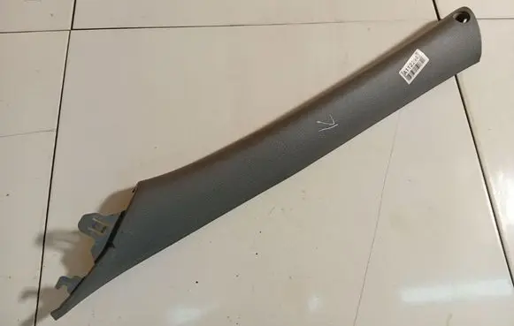 KIA Sorento (C) pillar trim 858113E000