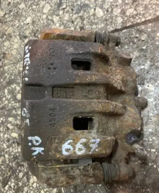 Nissan X-Trail T30 Front brake caliper