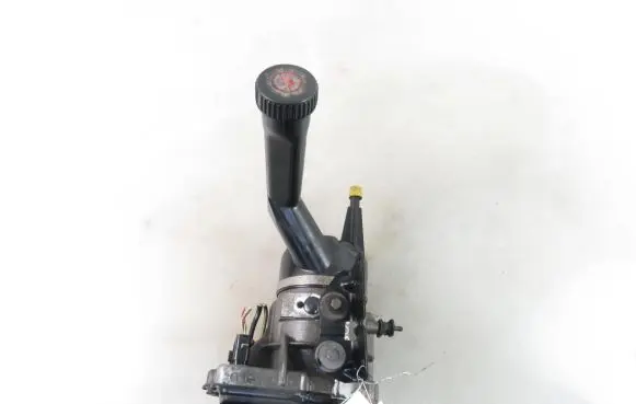 Peugeot 308 Power steering pump 9684979180