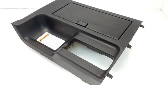 Cup holder front