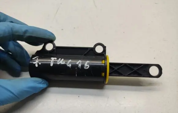 Hyundai Tucson TL Glovebox shock absorber 
