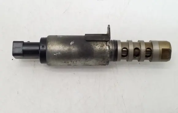 Audi A6 S6 C6 4F Camshaft vanos timing valve 06E109257J