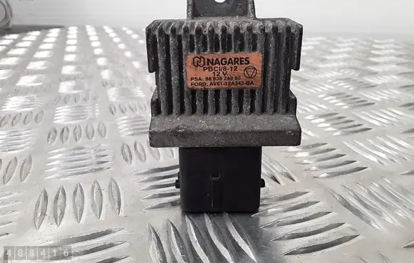 Jaguar XF X250 Glow plug pre-heat relay AV6112A343BA 9663824880
