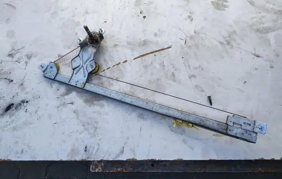 Opel Vivaro Front window lifting mechanism without motor 