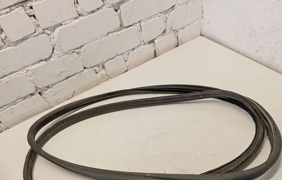 Ford Ranger Rubber seal front coupe door 