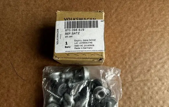 Audi A5 8T 8F Nuts/bolts 8T0098619
