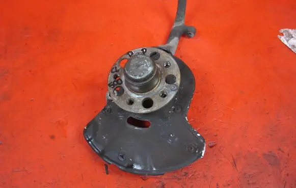 Mercedes-Benz CL C216 Front wheel hub spindle knuckle