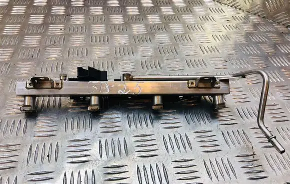 BMW 3 E90 E91 Fuel main line pipe