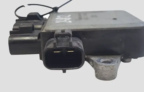 Nissan Leaf II (ZE1) Coolant fan relay 21493B210B